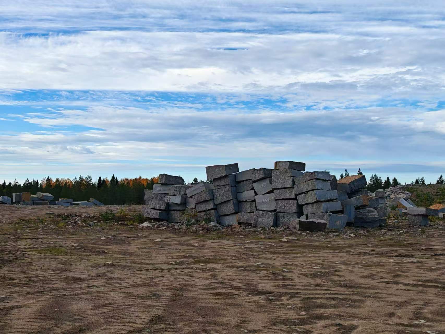 Natural stone blocks in the storage yard