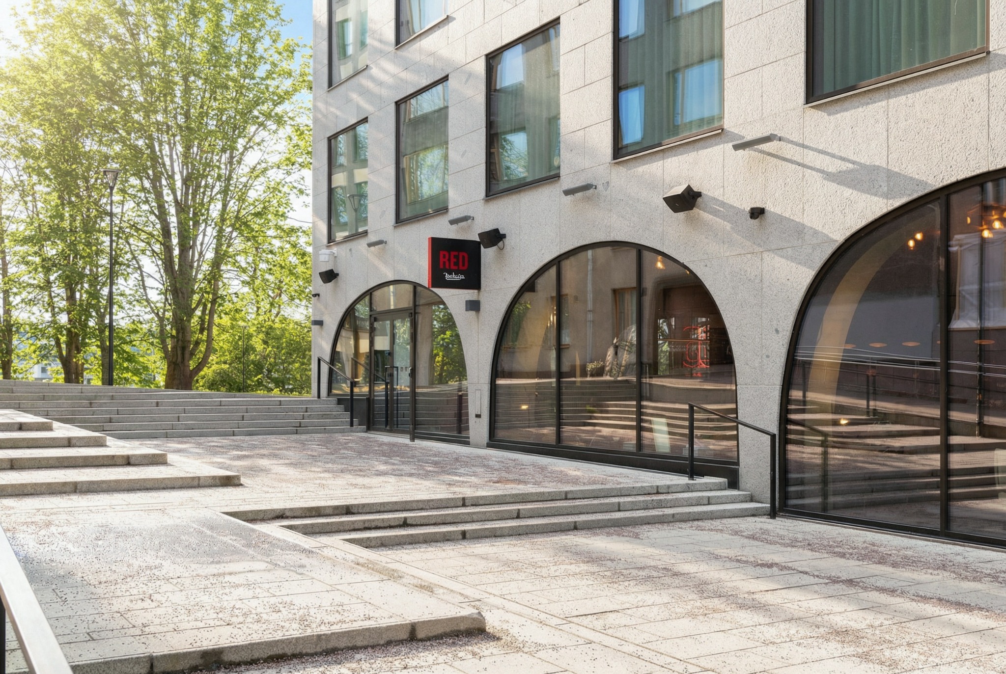 Referenssit Radisson RED Helsinki ja Arctic Pearl